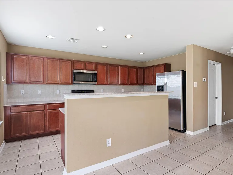 18226 Fair Grange Ln — Photo 8