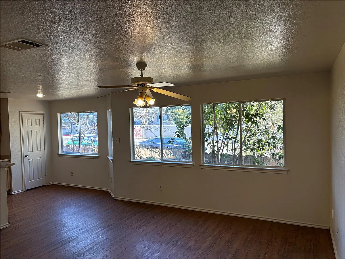 Building Photo - 111 Cedargrove