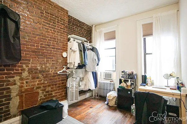 Rented by City Connections Realty | media 26