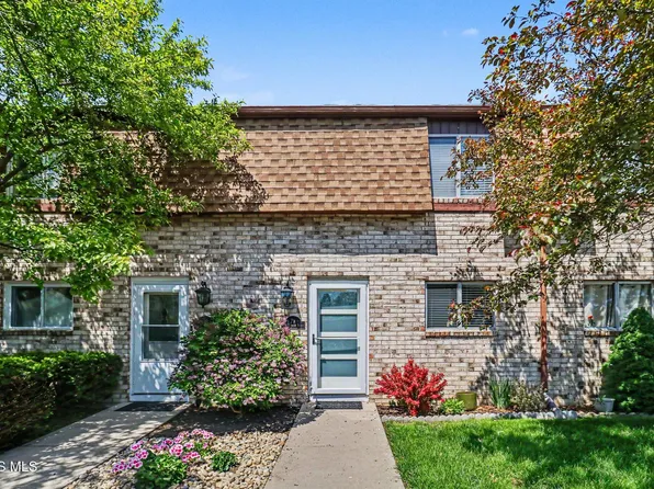 744 Fairway Dr APT 29, Wauseon, OH 43567