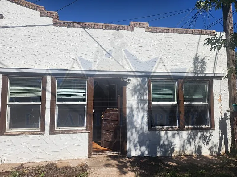 407 1/2 S 5th St #B — Photo 9