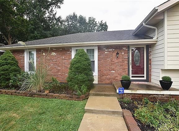 2nd image of 701 Thomas Dr