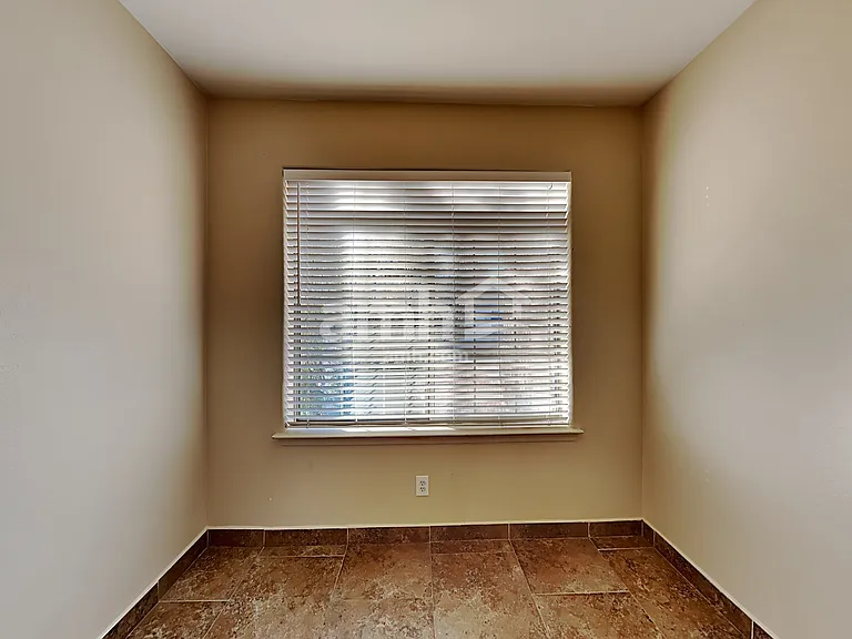 12566 W Cheery Lynn Rd — Photo 20
