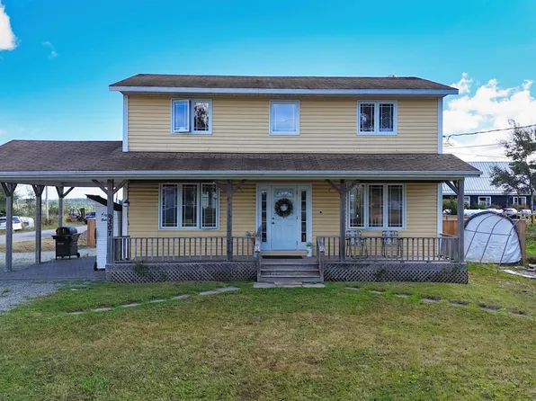 9307 Pepperell St, Richmond, NS B0E 3B0
