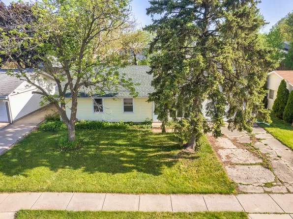 16 Beacon Ave, Romeoville, IL 60446