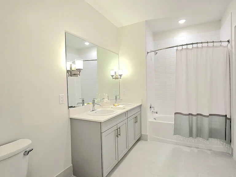 135-137 Fairfield Rd #100 — Photo 9