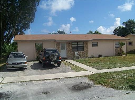1st image of 1270 SW 10th Ter