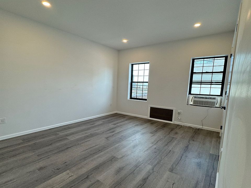 1st image of 260 Wyckoff Ave APT 3R