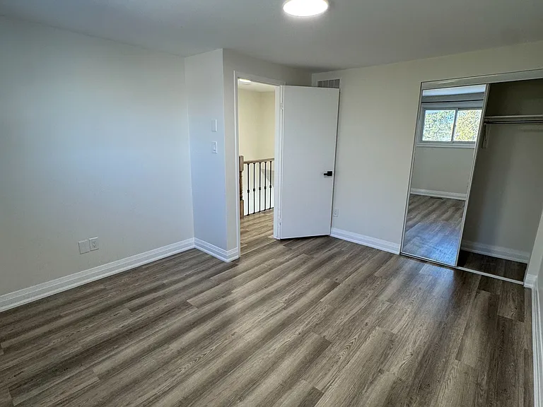 109 Connelly Dr — Photo 16