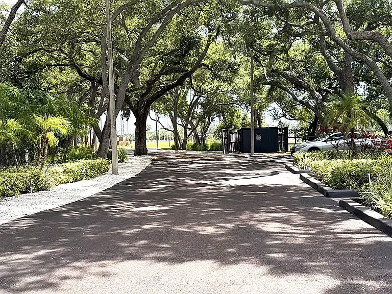 The Apartments at Oak Creek — Photo 4