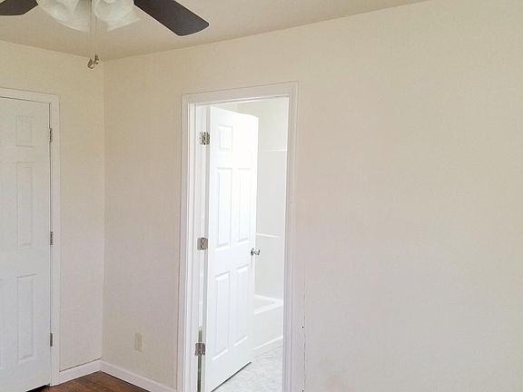 4th image of 310 Holt Ave