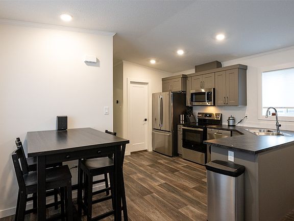 2nd image of 2401 Ord Rd #77