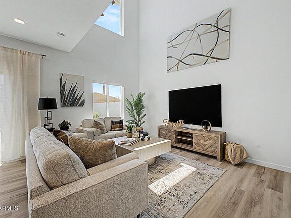 4th image of 2041 E MICHIGAN Avenue #2