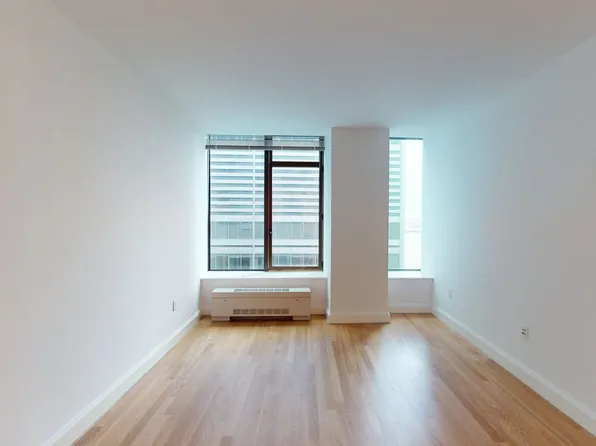 10 Hanover Square image 1 of 9