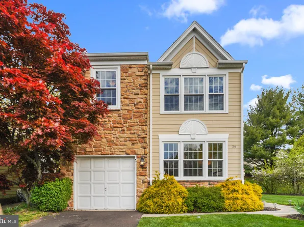 39 Hunters Way, Newtown, PA 18940
