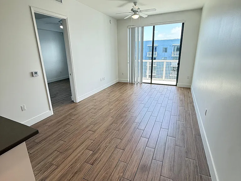 2114 NE 168th St #B1 — Photo 3