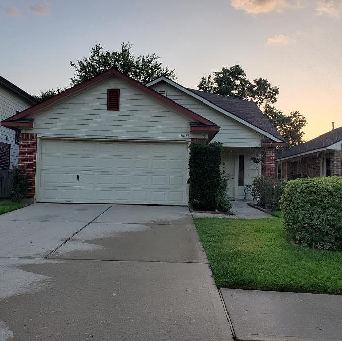1st image of 19423 Garden Pool Ln