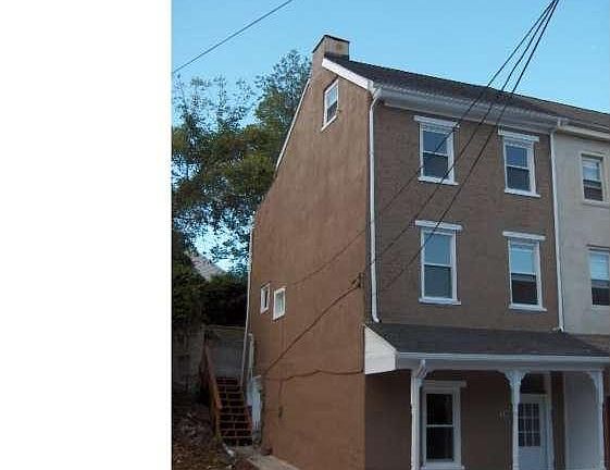 2nd image of 11 Railroad St