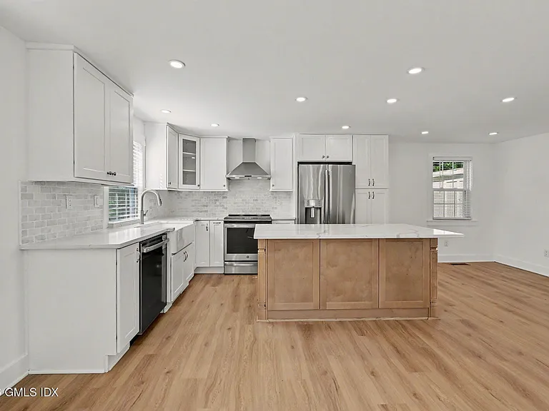 25 Hoover Rd — Photo 9