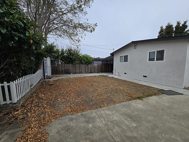 5334 Creely Ave — Photo 13