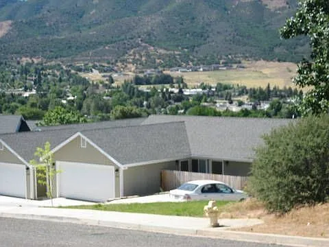 Building Photo 3