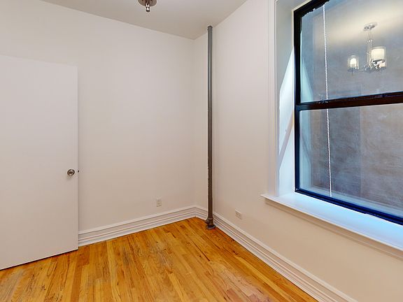 4th image of 245 W 51st St #403