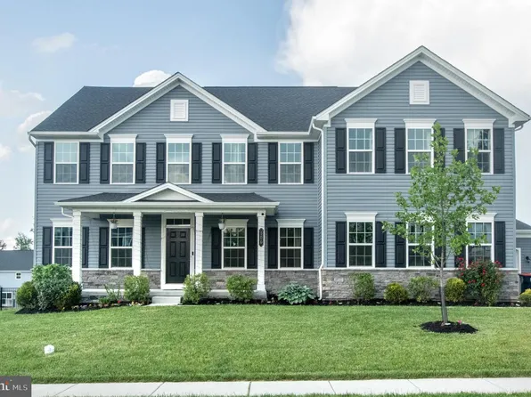 106 Cardinal Ct, Avondale, PA 19311