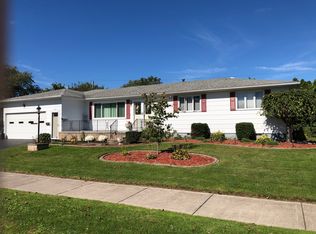 284 Wahl Rd, Rochester, NY 14609