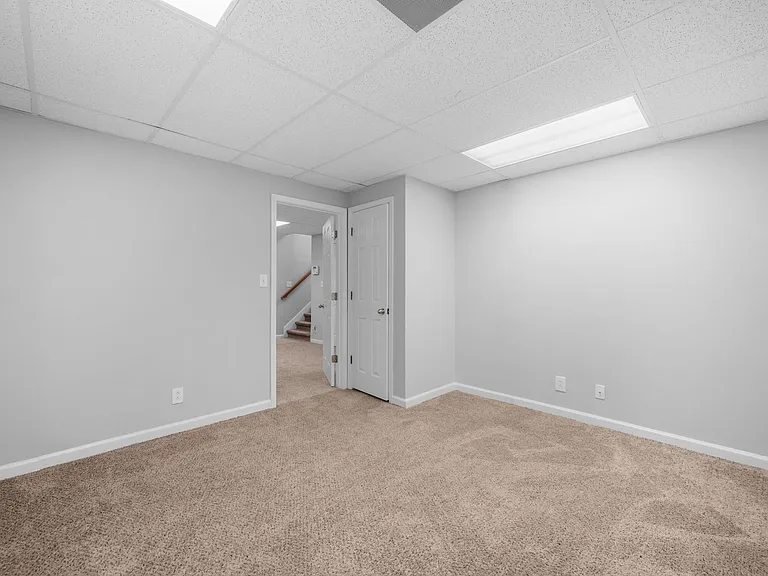 4433 Taylor Hall Ln — Photo 31