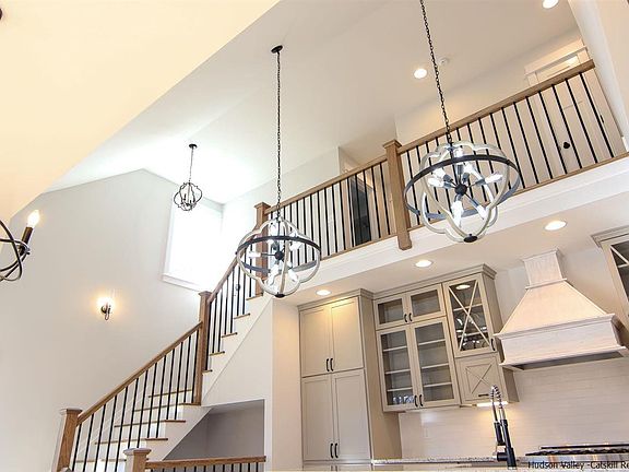 4th image of 32 Fern Wood Way
