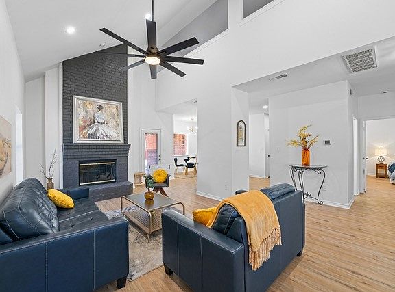 3rd image of 7022 Cottonwood Cir