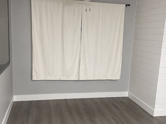 4th image of 1345 Peach St