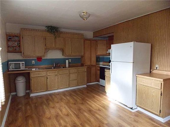 Eat-in Kitchen