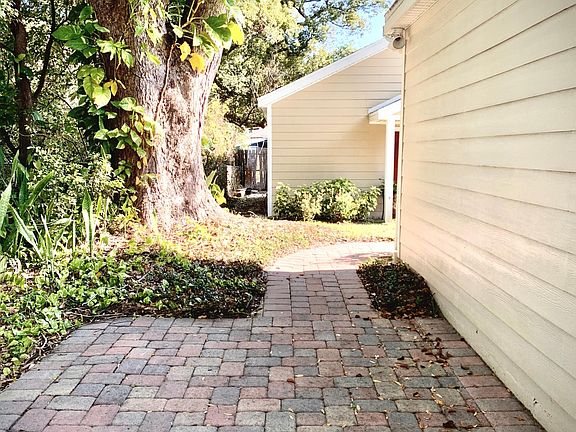 5th image of 905 Royal Palm Ct