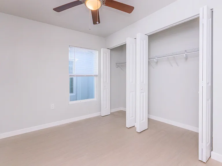 Sandcastle Manor Apartments — Photo 17