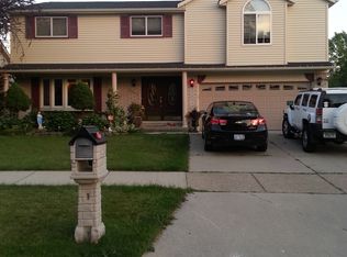 25171 Chestnut St, Taylor, MI 48180