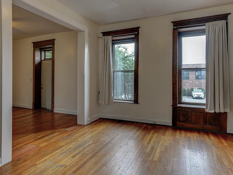 209 W 5th Ave #204 — Photo 15