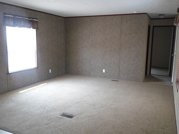 5th image of 4142 Riverview Cir