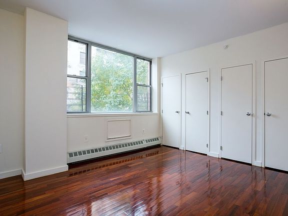 4th image of 444 Manhattan Ave APT 3F