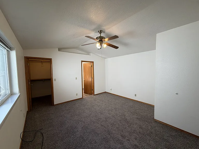 1052 Colony Pond Dr — Photo 9