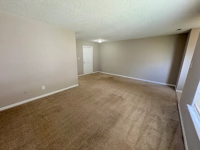 5404 Grand Lake Cres — Photo 7