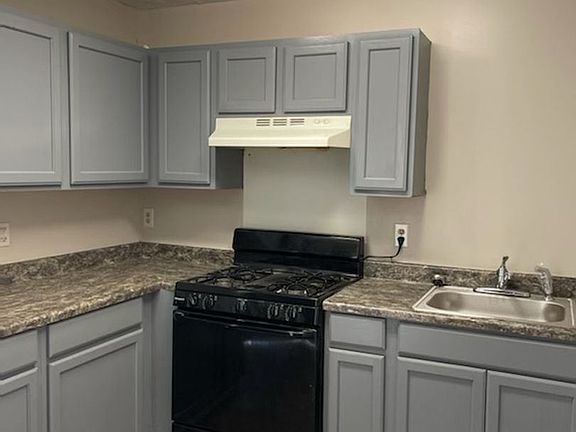 2nd image of 2720 Garland Ave #2
