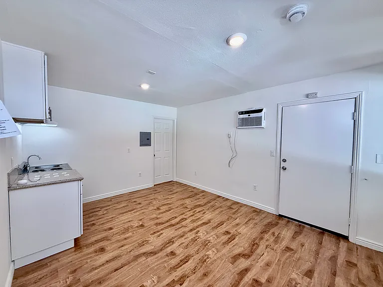 Runnymede St — Photo 2