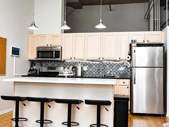 5th image of 1524 S Sangamon St Unit 704S