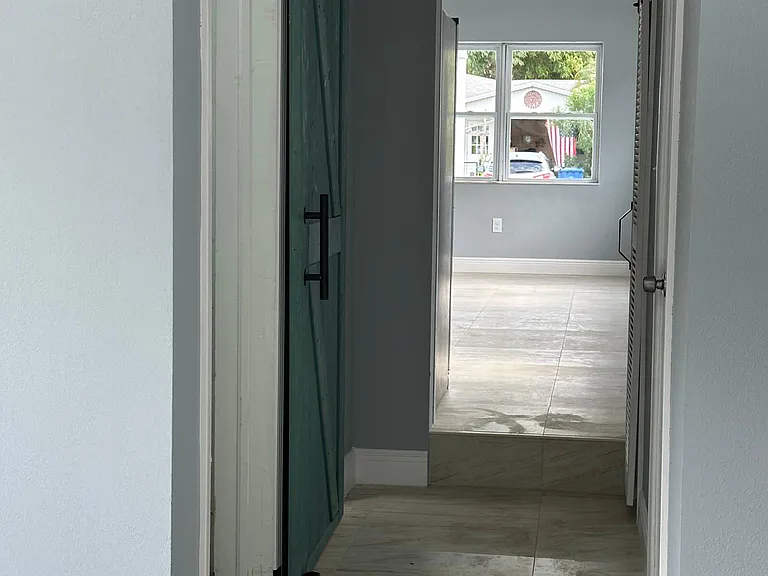3428 Ithaca St N — Photo 18