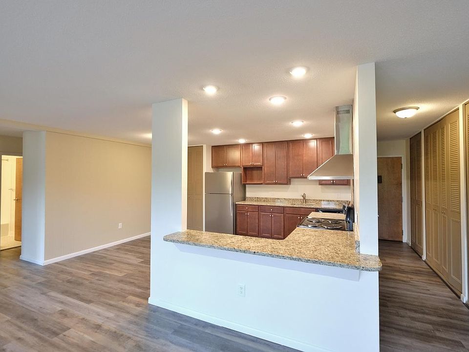 1st image of 3101 E Bde Maka Ska Pkwy #107
