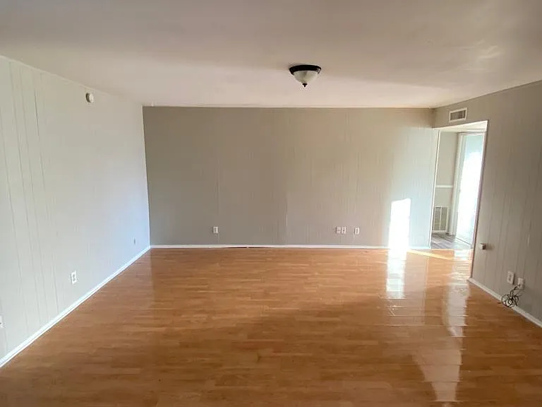 125 Yorkshire Dr — Photo 11
