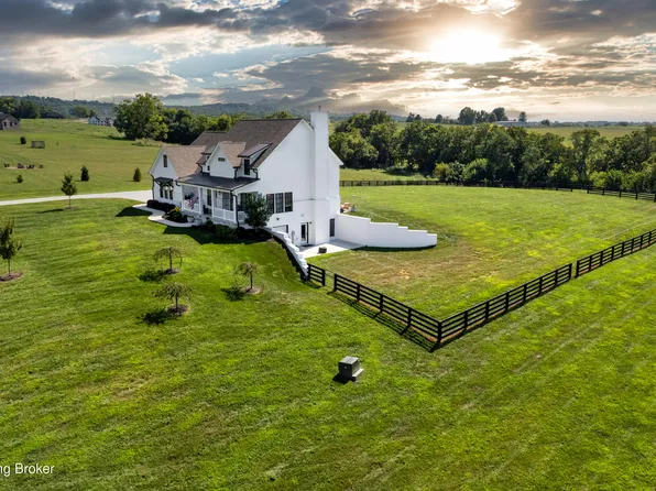 639 S Stallard Dr, Shelbyville, KY 40065