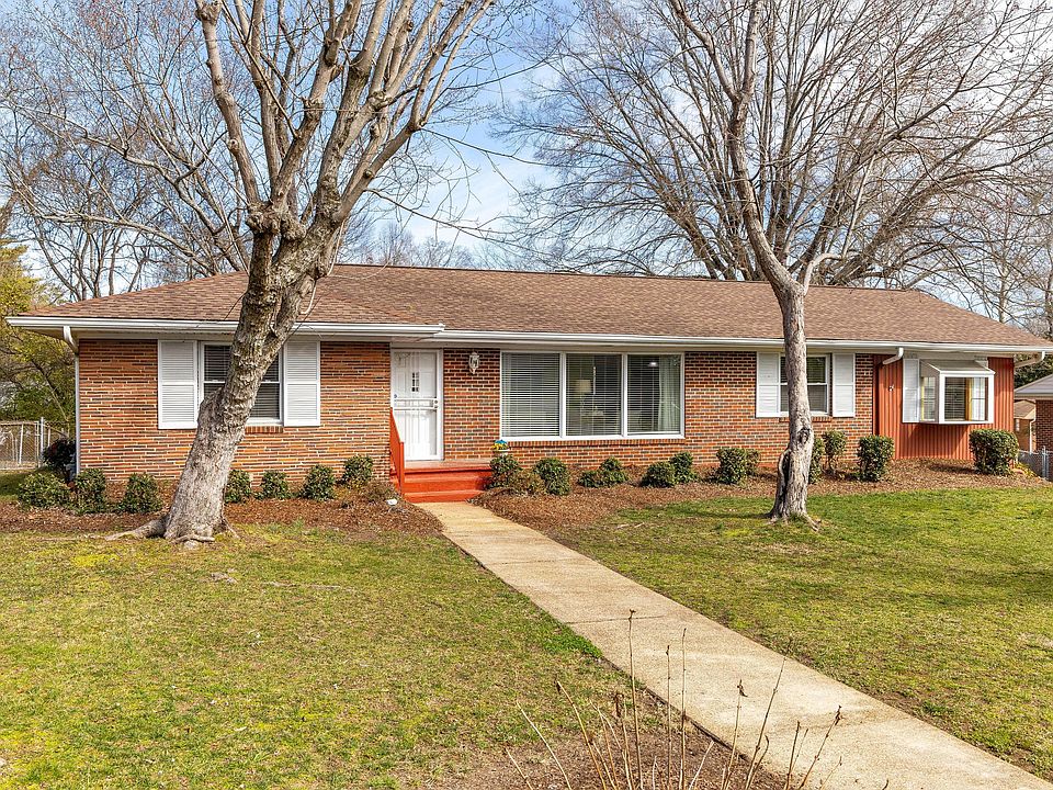 1st image of 4033 Brookfield Cir
