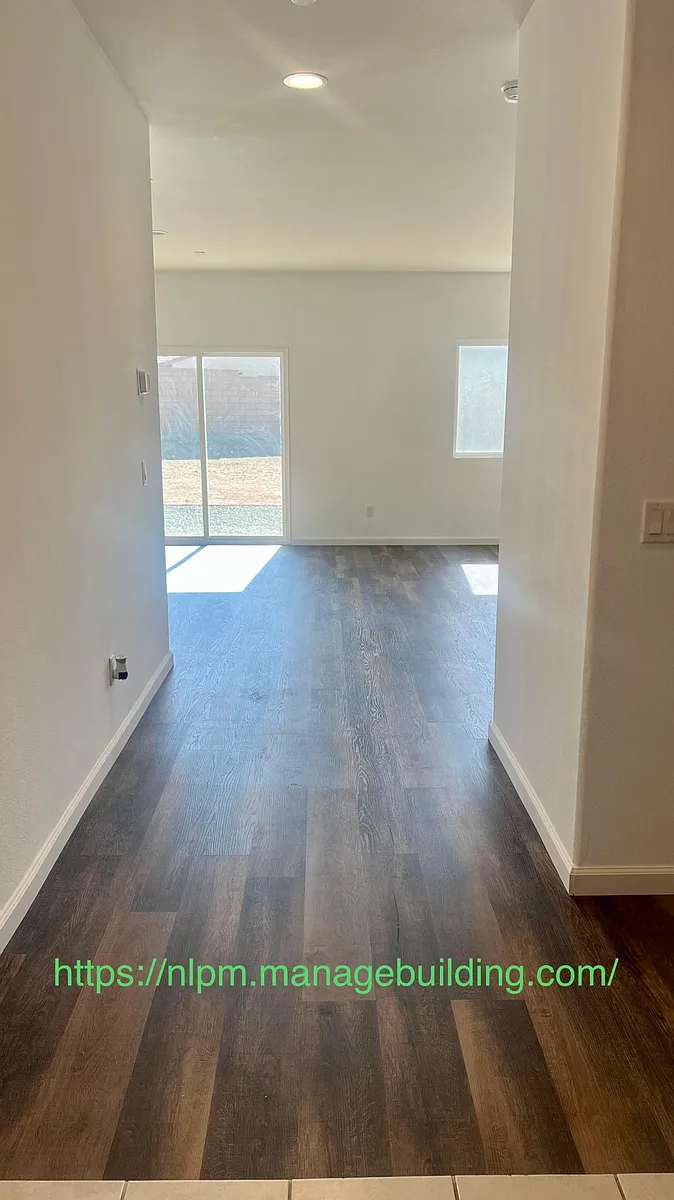 Building Photo - 13328 Hyacinth Ct